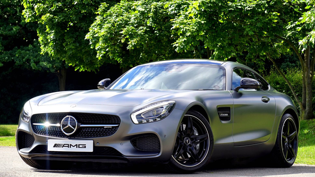 Luxury Car Rentals in Dubai