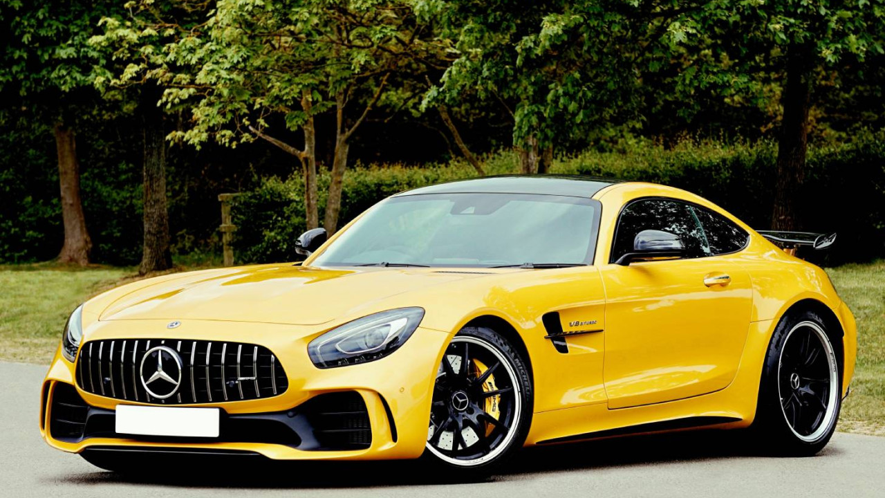 Luxury Car Rentals in Dubai
