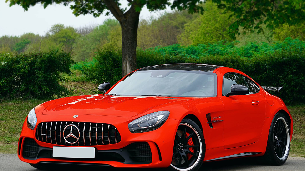 Luxury Car Rentals in Dubai