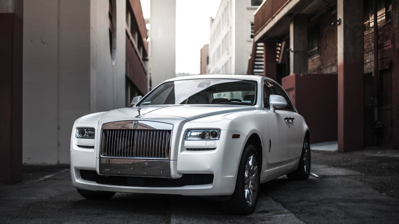 Luxury Car Rentals in Dubai