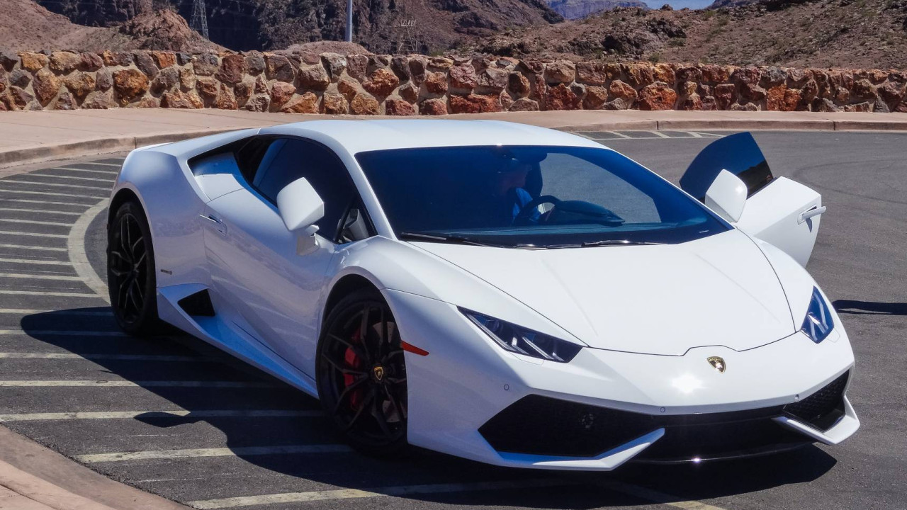 Luxury Car Rentals in Dubai
