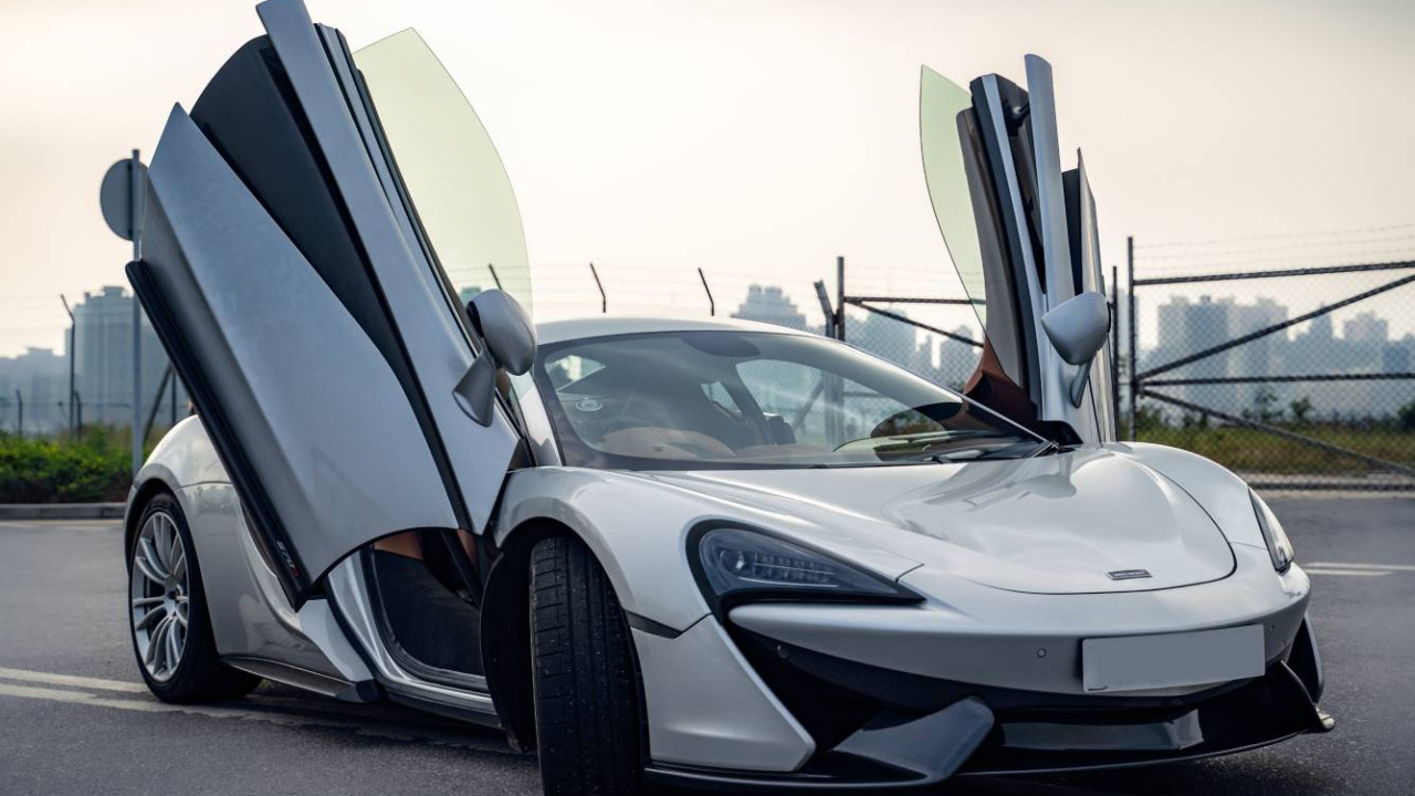 Luxury Car Rentals in Dubai