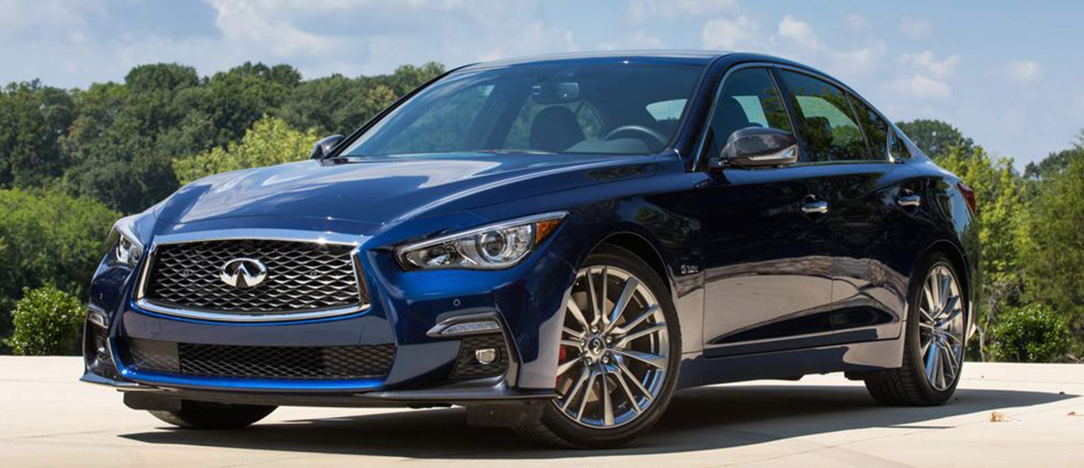 Infiniti Q50 interior and exterior views - Image 1