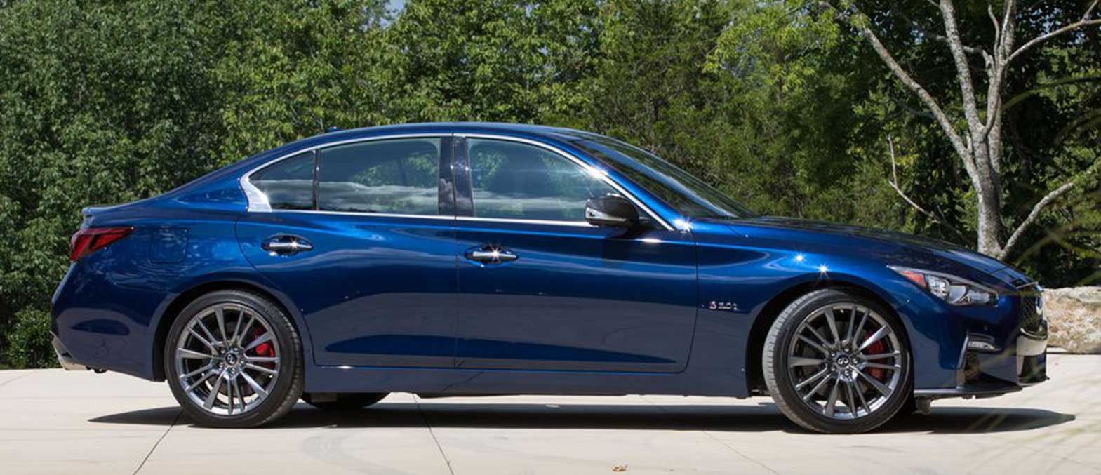 Infiniti Q50 interior and exterior views - Image 3