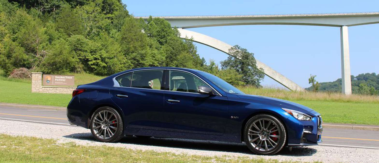 Infiniti Q50 interior and exterior views - Image 4