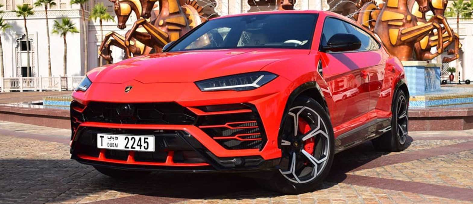 Lamborghini Urus interior and exterior views - Image 2