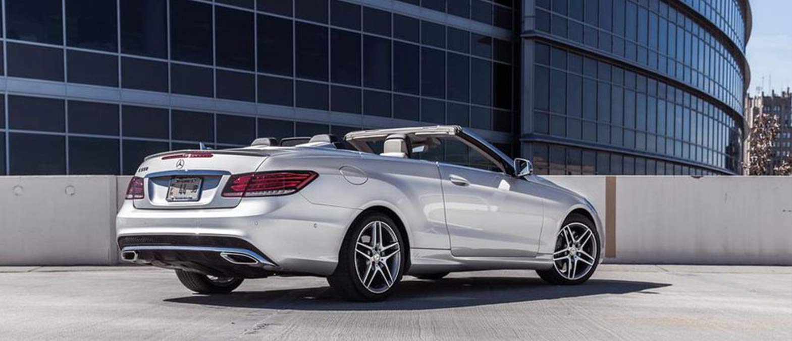 Mercedes E-Class Convertible interior and exterior views - Image 5