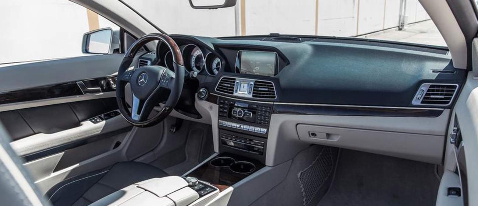 Mercedes E-Class Convertible interior and exterior views - Image 2