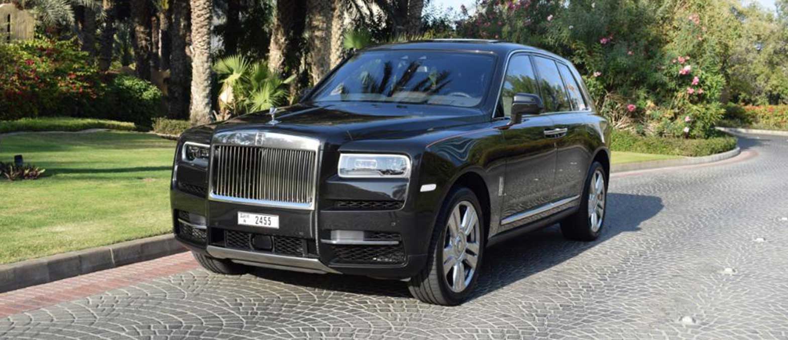 Rolls Royce Cullinan interior and exterior views - Image 1