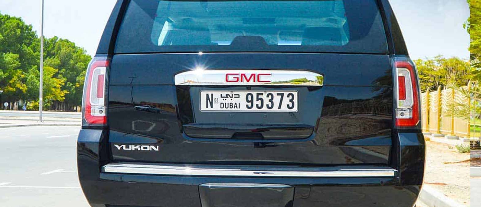 GMC Yukon Black interior and exterior views - Image 3