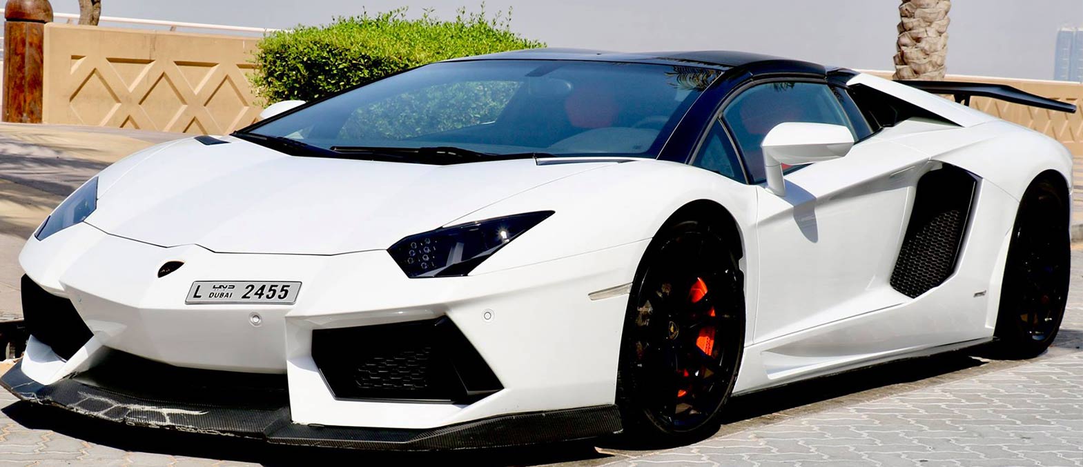 Lamborghini Aventador LP700 interior and exterior views - Image 1