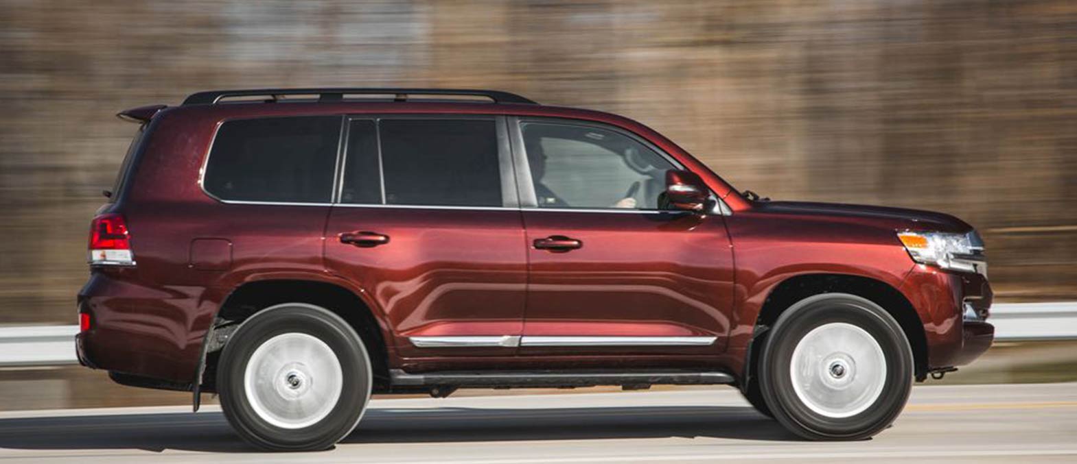 Toyota Land Cruiser interior and exterior views - Image 4