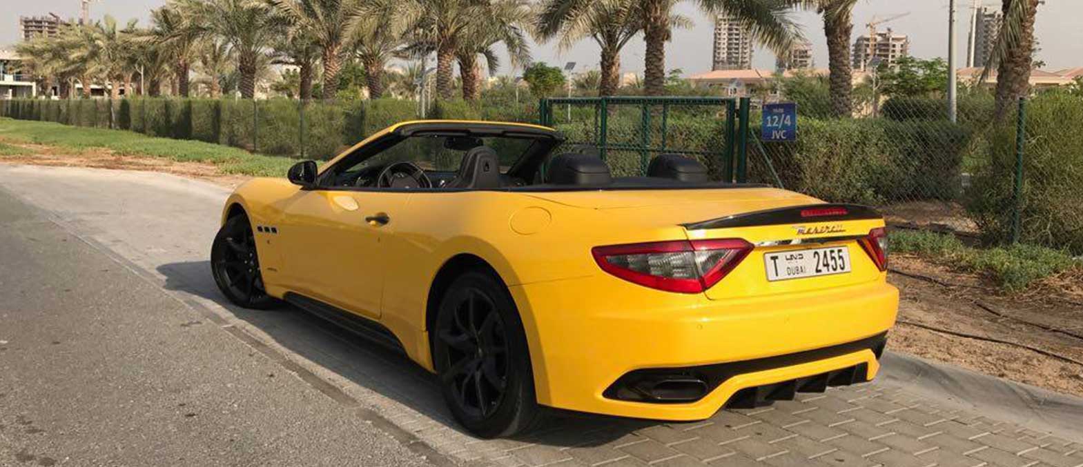 Maserati GranCabrio interior and exterior views - Image 8