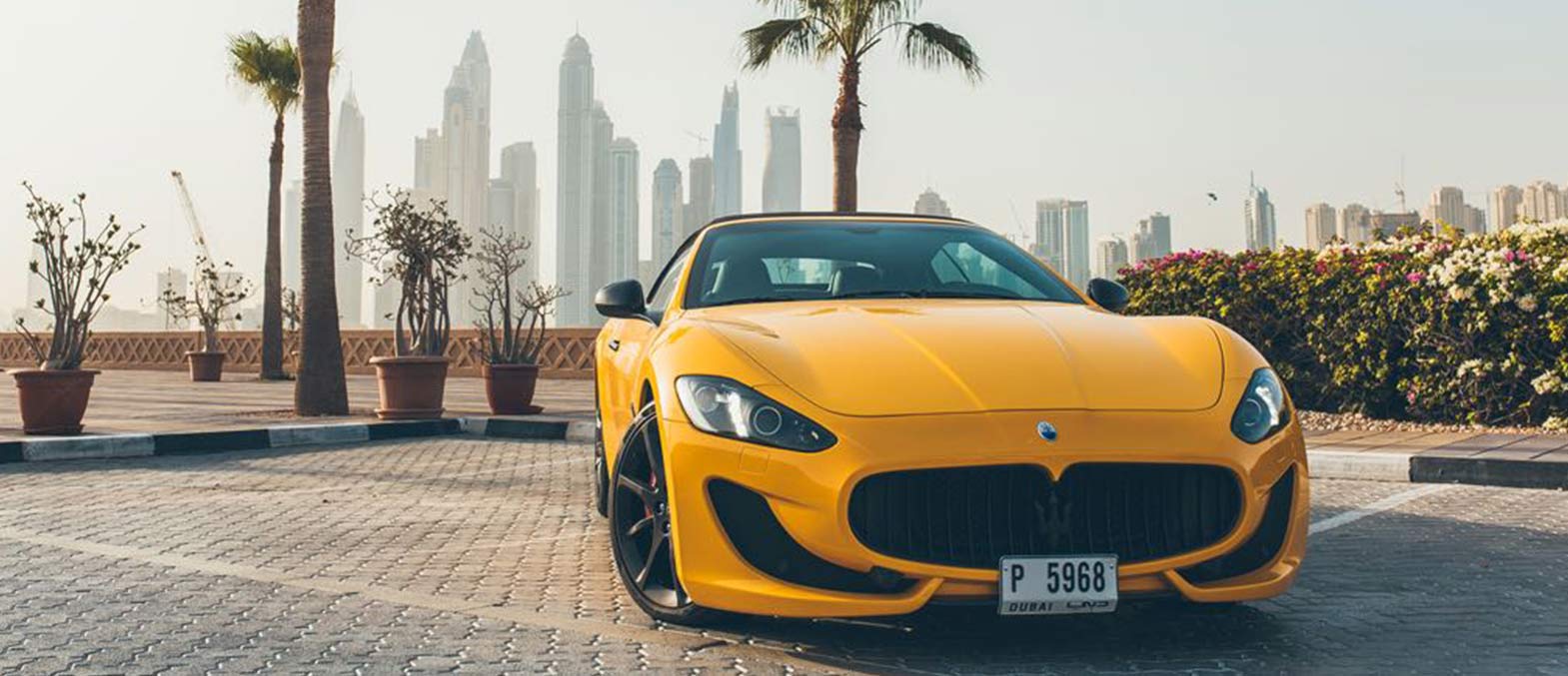 Maserati GranCabrio interior and exterior views - Image 2