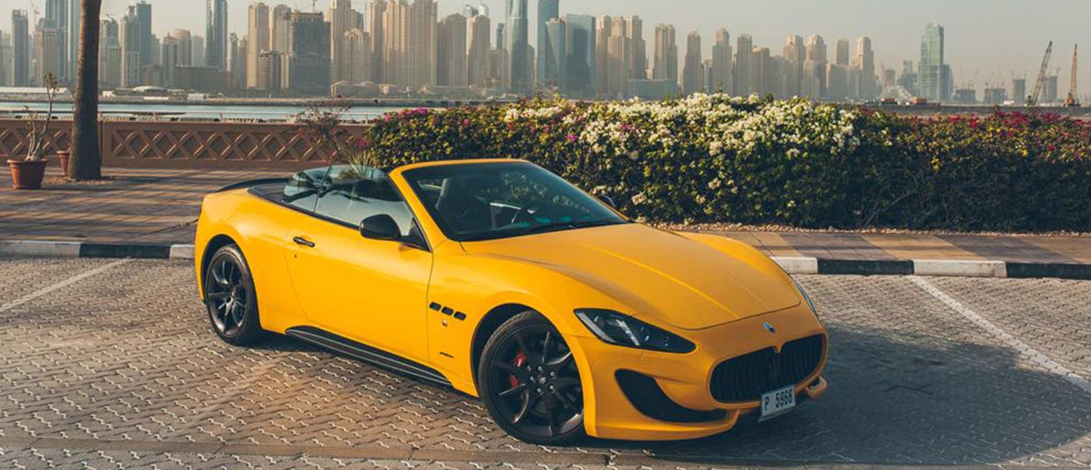 Maserati GranCabrio interior and exterior views - Image 3