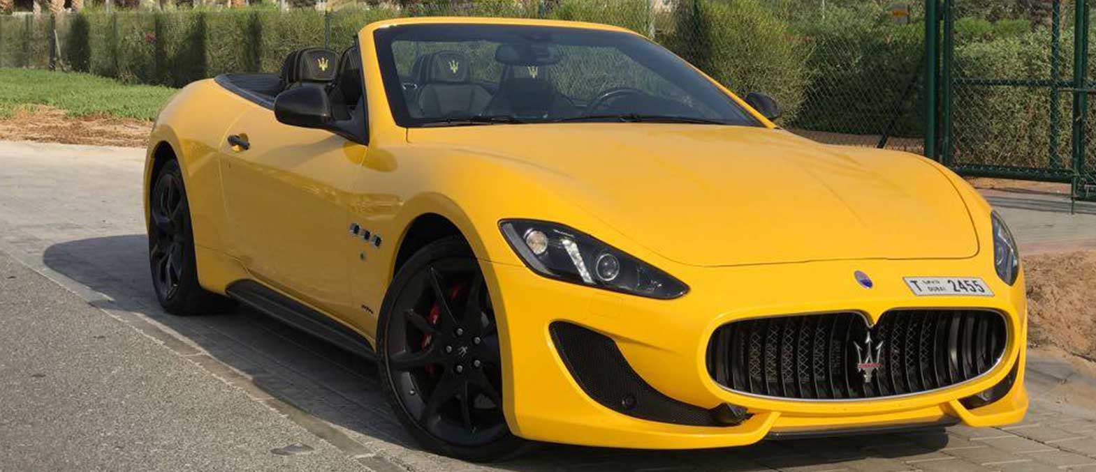 Maserati GranCabrio interior and exterior views - Image 4