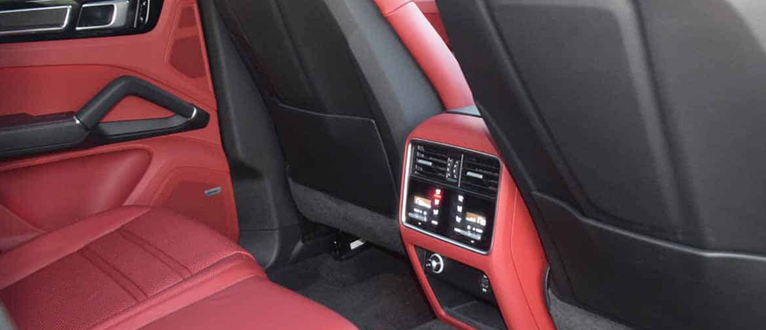 Porsche Panamera GTS interior and exterior views - Image 3
