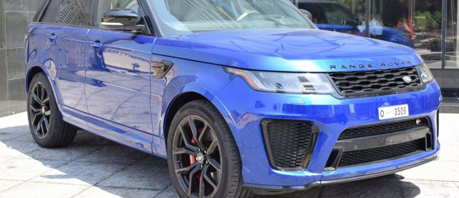 Range Rover Sport SVR interior and exterior views - Image 2