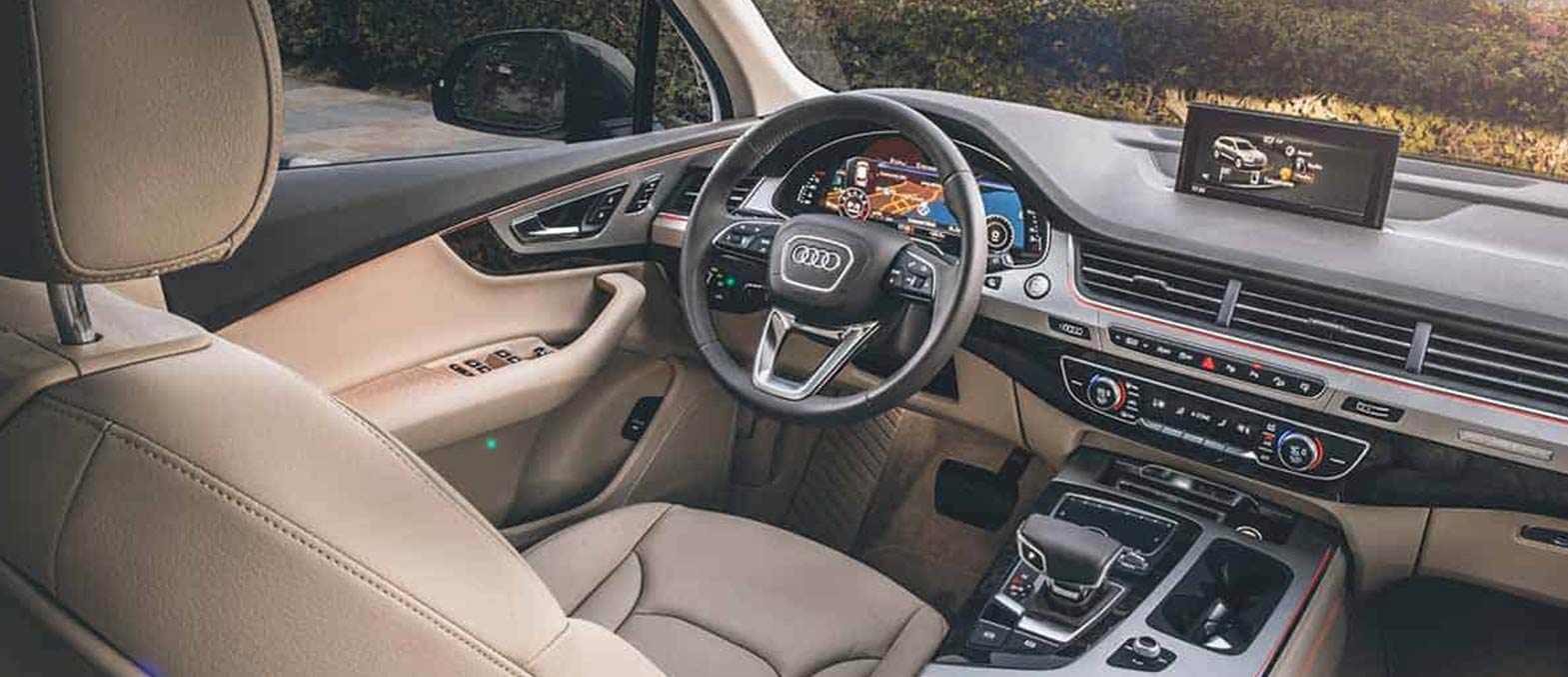 Audi Q7 interior and exterior views - Image 2