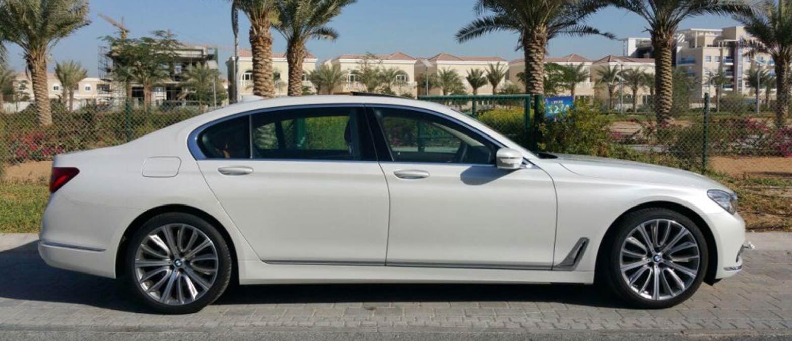 BMW 7 Series interior and exterior views - Image 3