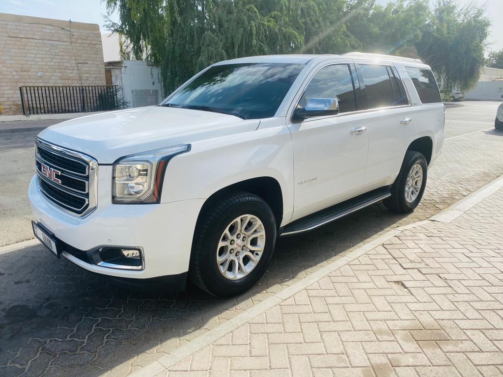 GMC Yukon interior and exterior views - Image 3