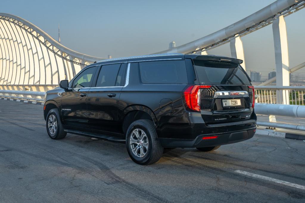 GMC Yukon interior and exterior views - Image 1