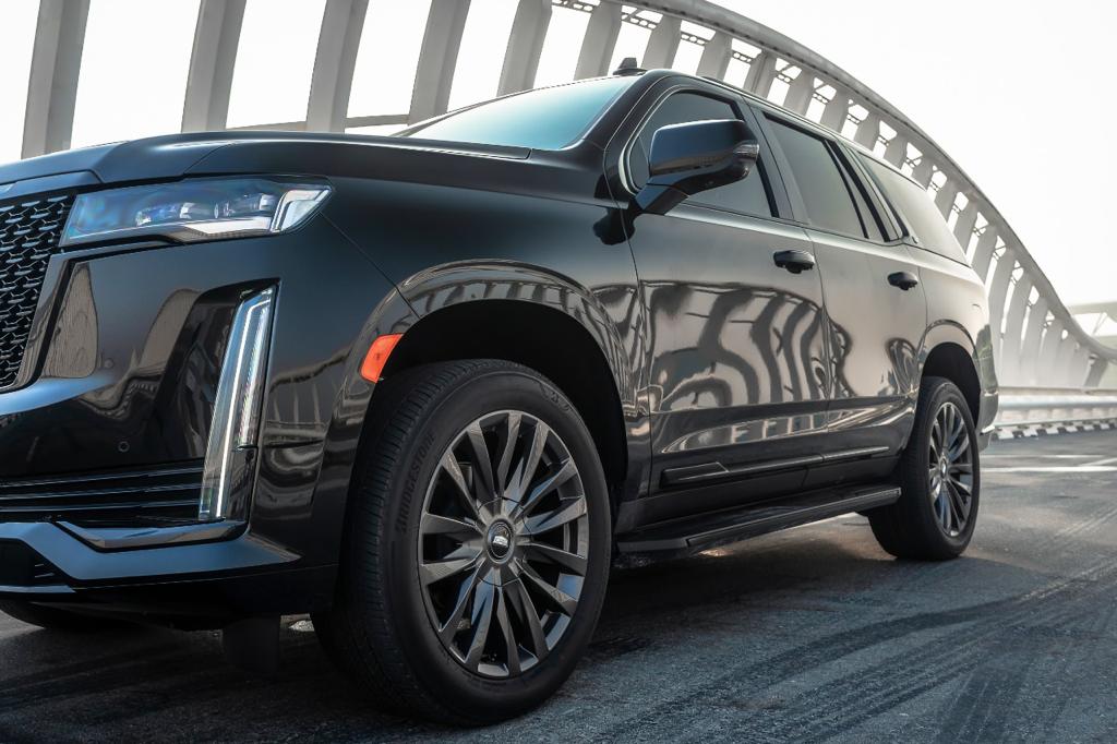 Cadillac Escalade interior and exterior views - Image 1