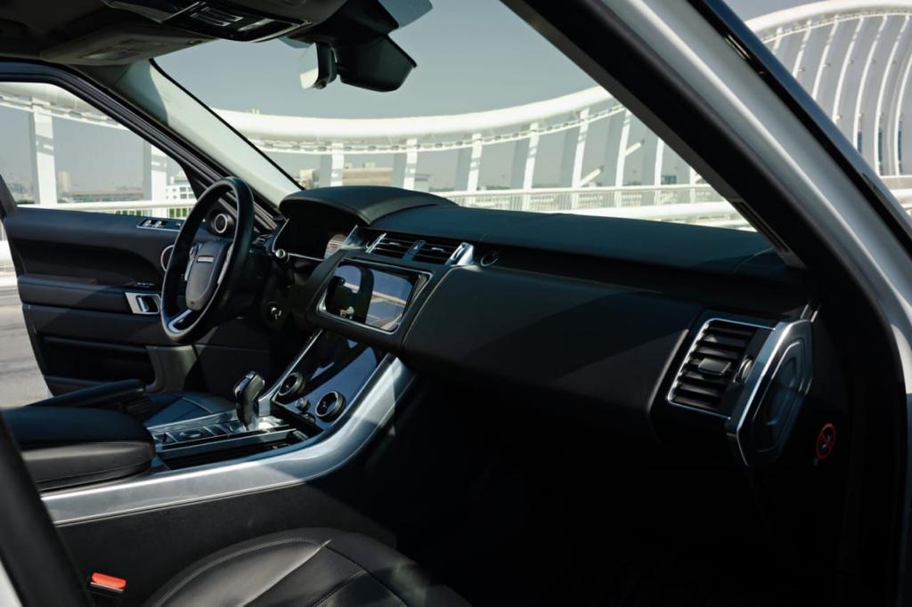 Range Rover Sports interior and exterior views - Image 4