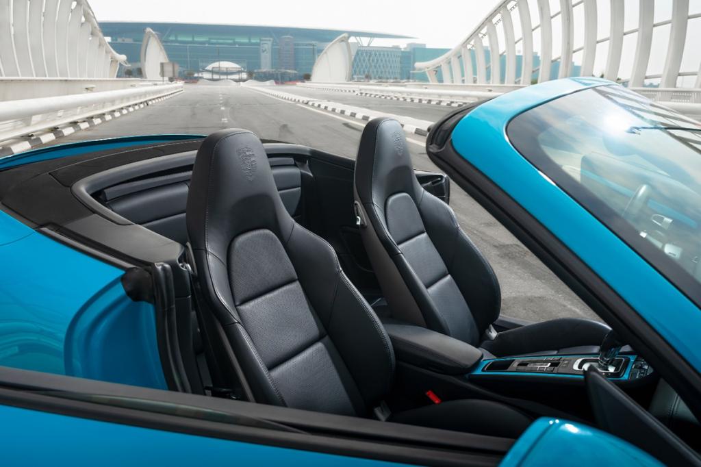 Porsche 911 Carrera Cabrio interior and exterior views - Image 3