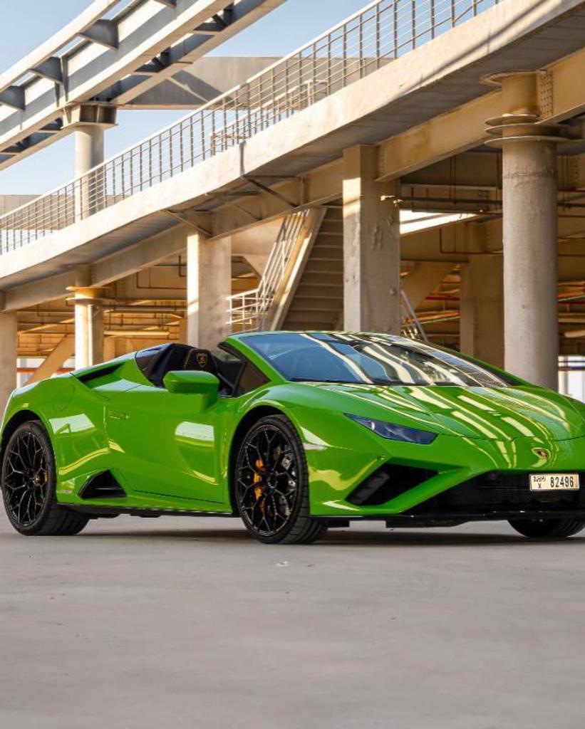 Lamborghini Huracan EVO Spyder interior and exterior views - Image 2