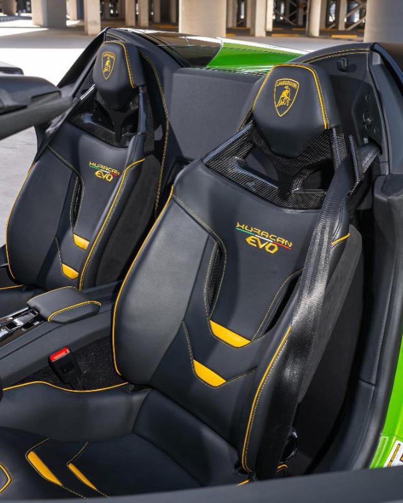 Lamborghini Huracan EVO Spyder interior and exterior views - Image 4