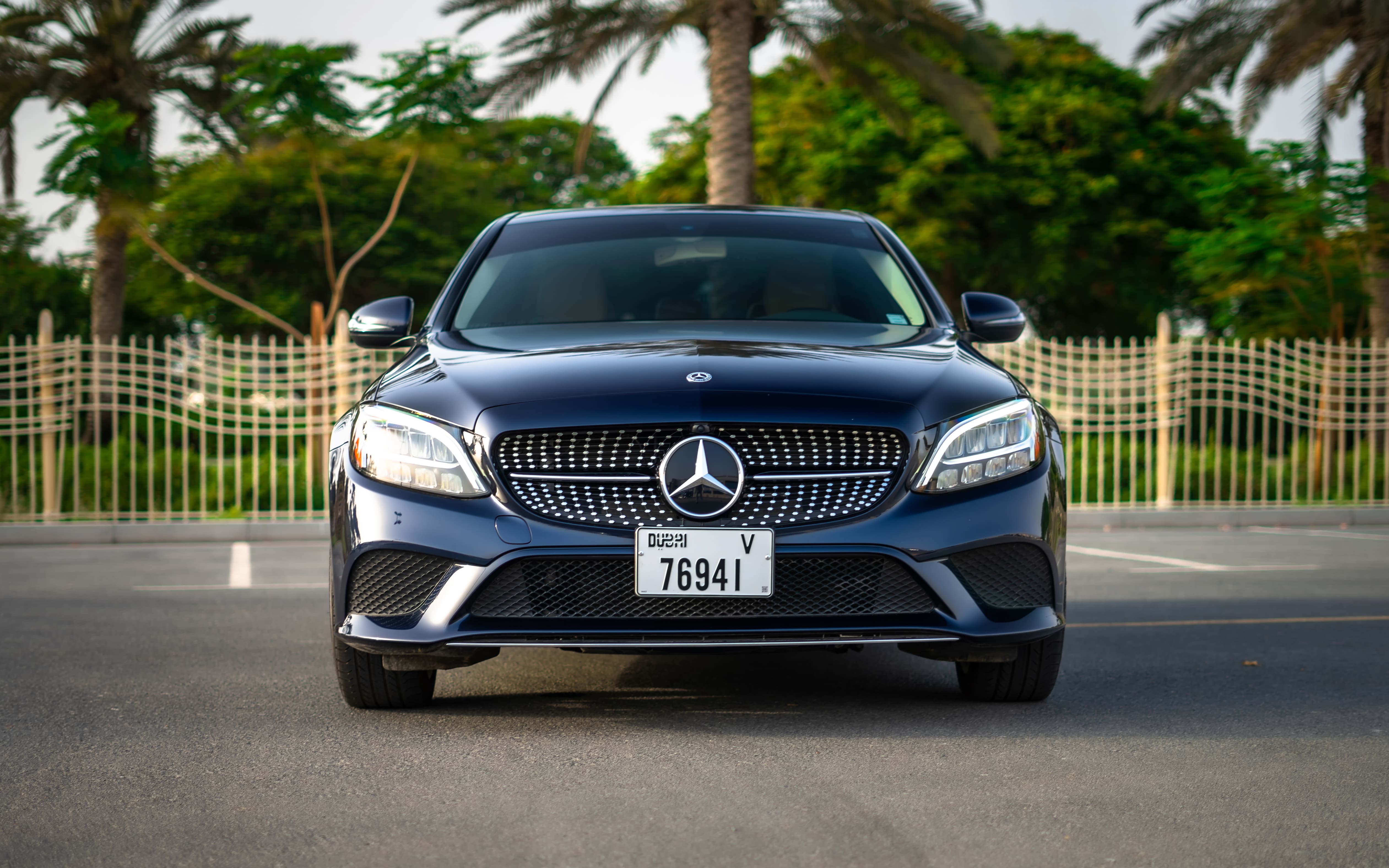 Mercedes C300 interior and exterior views - Image 2