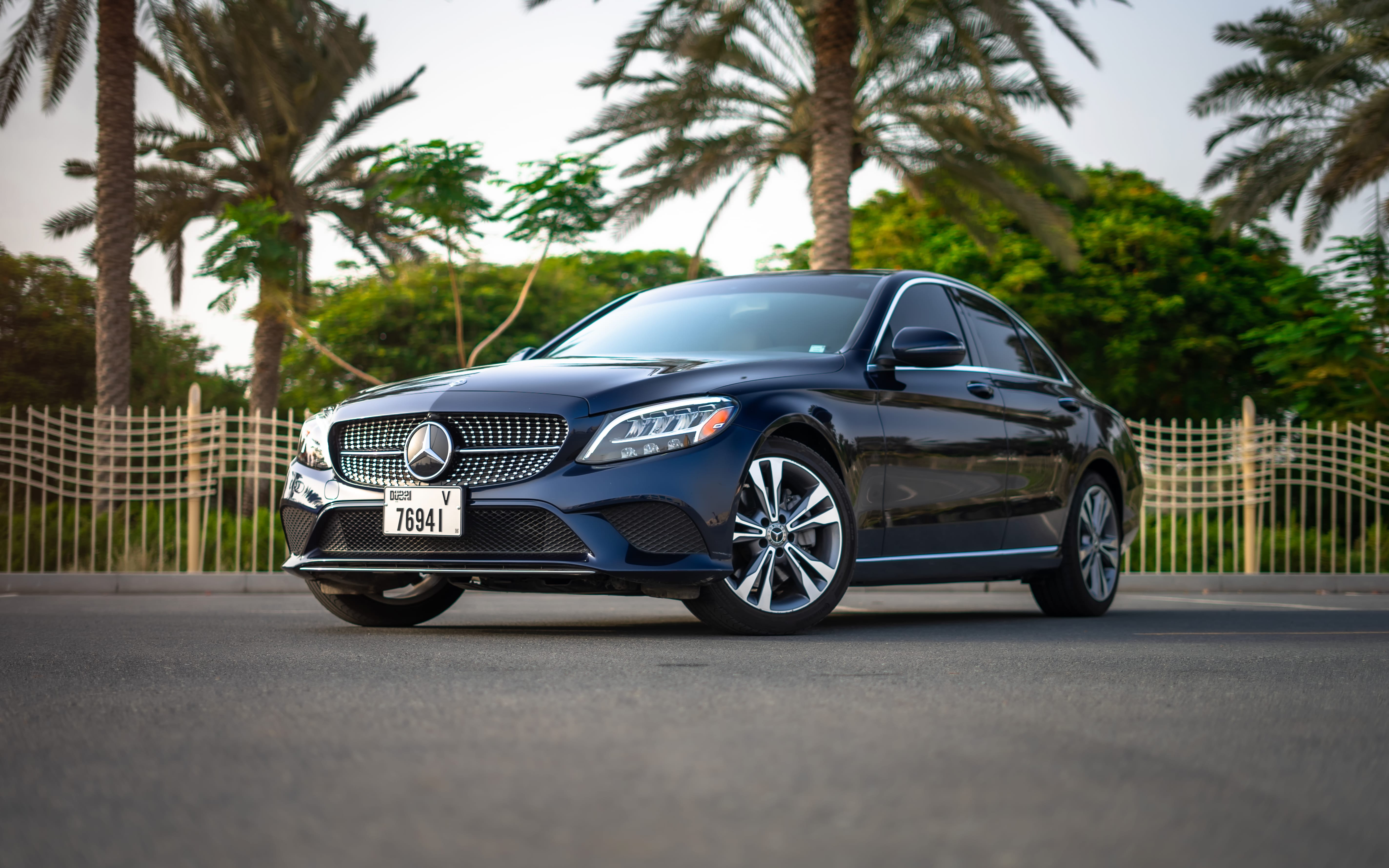 Mercedes C300 interior and exterior views - Image 3