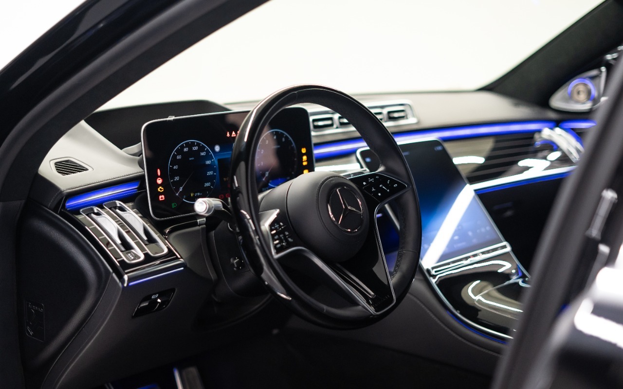 Mercedes Maybach s680 interior and exterior views - Image 5
