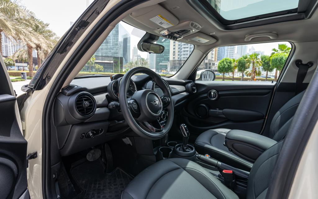 Mini Cooper interior and exterior views - Image 5