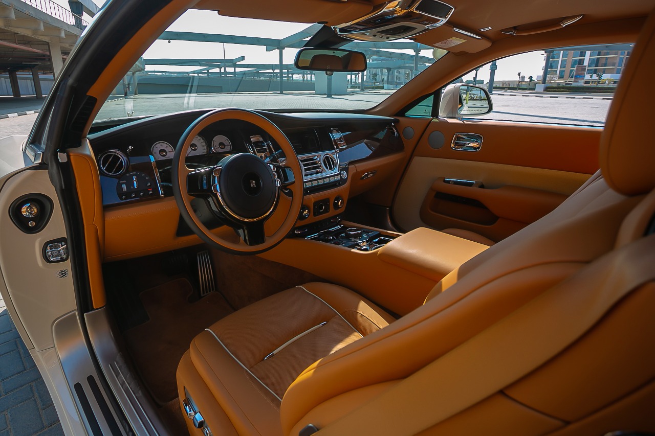 Rolls Royce Wraith interior and exterior views - Image 6