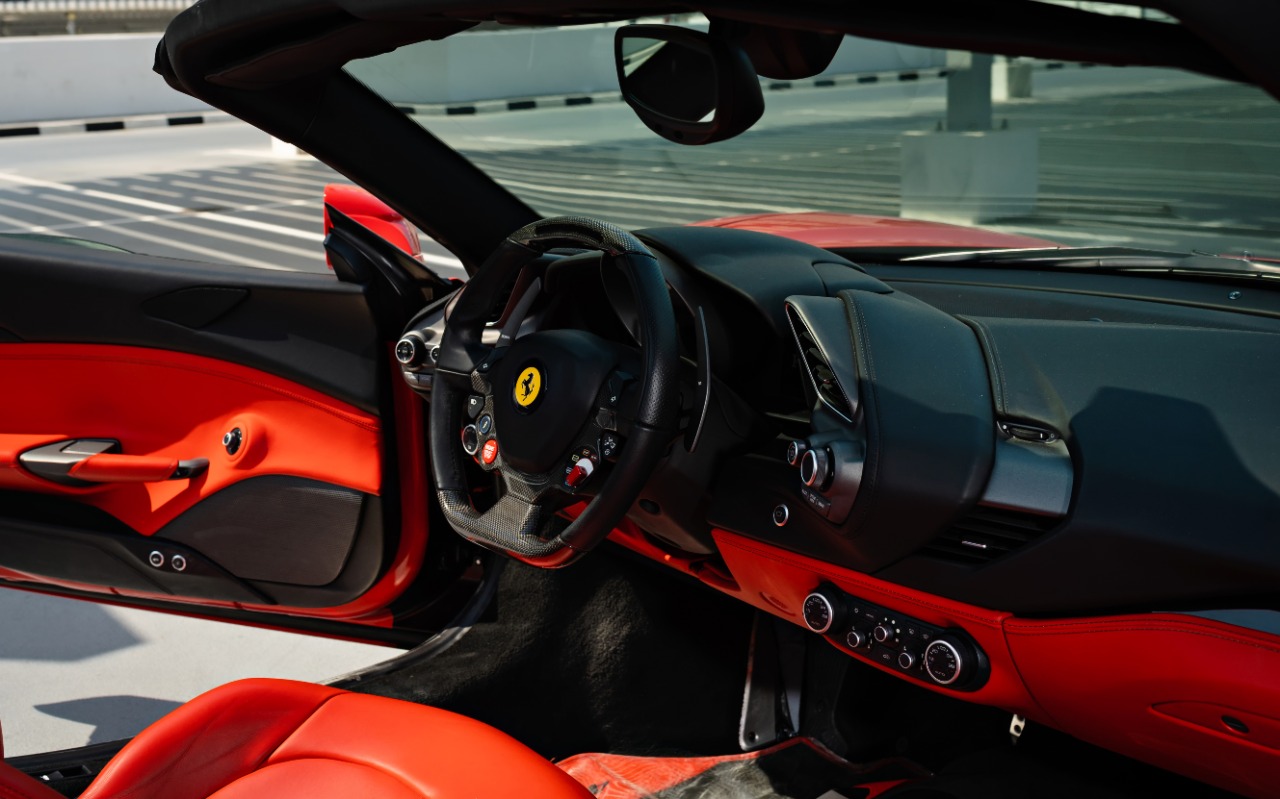 Ferrari 488 Spyder interior and exterior views - Image 4