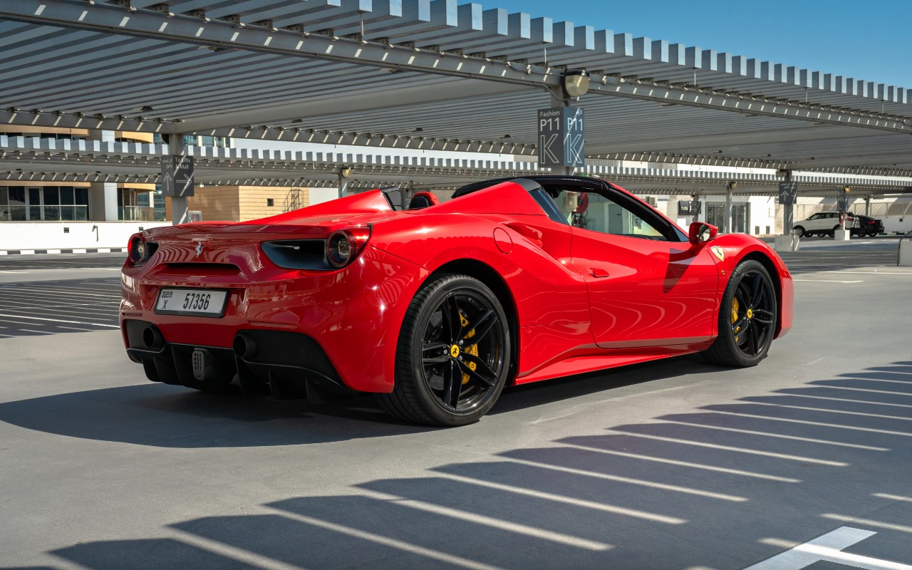 Ferrari 488 Spyder interior and exterior views - Image 3
