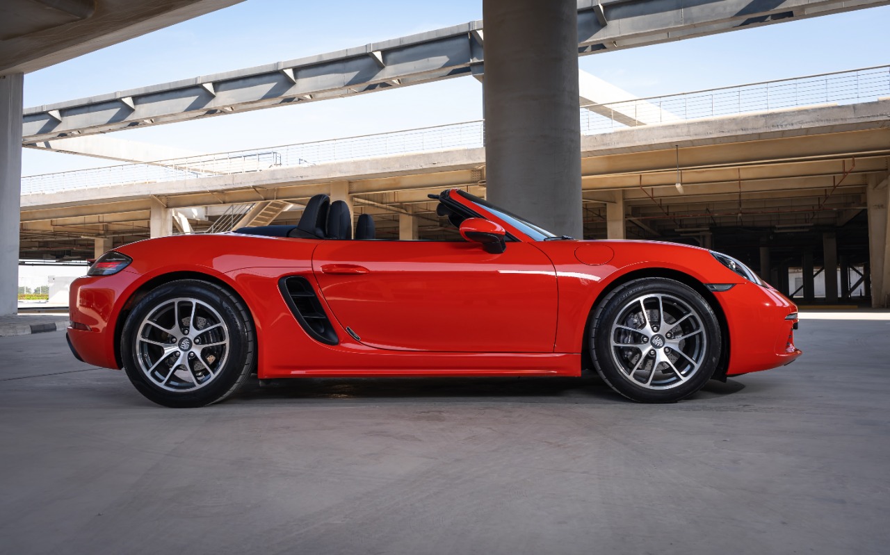 Porsche Boxster interior and exterior views - Image 2