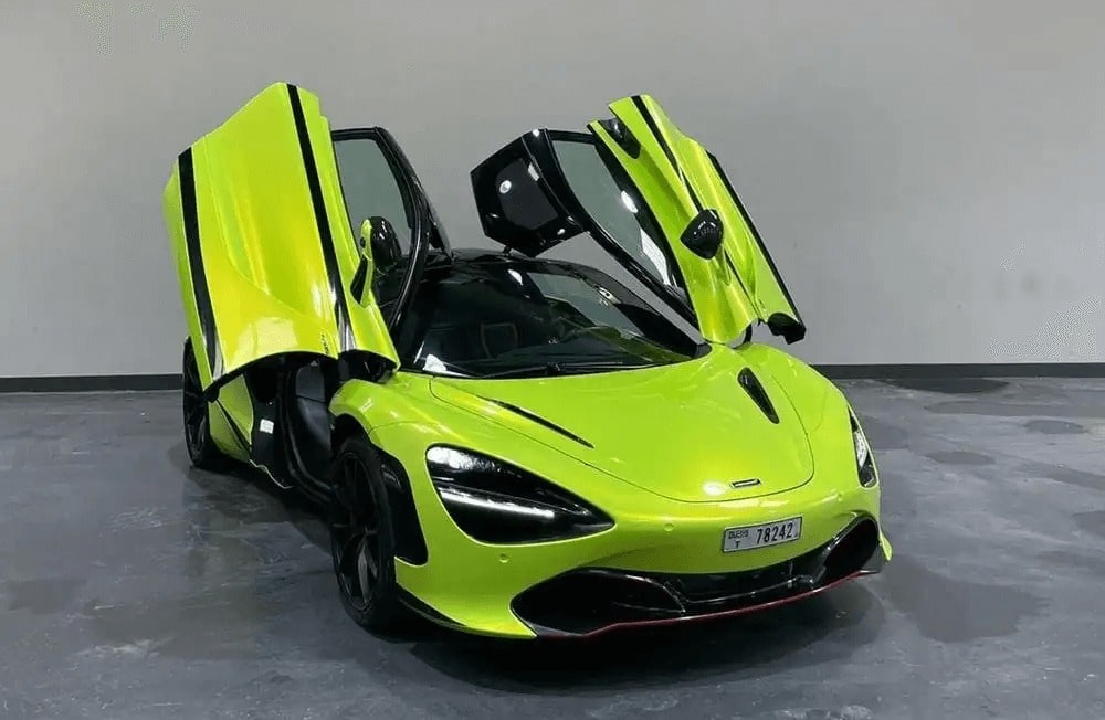 McLaren 720s interior and exterior views - Image 1