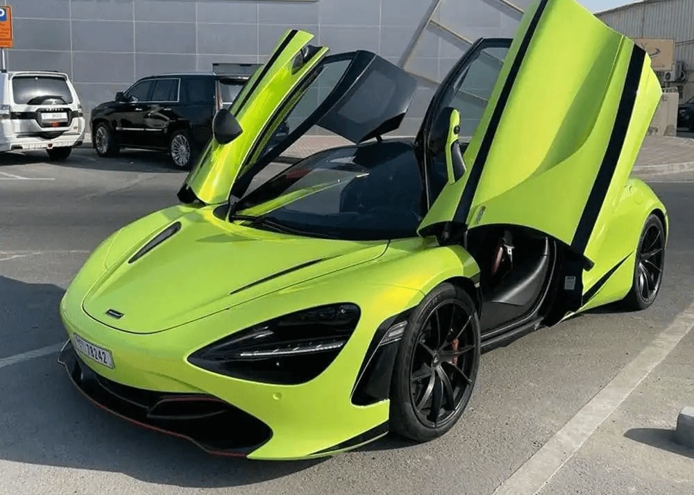 McLaren 720s interior and exterior views - Image 2