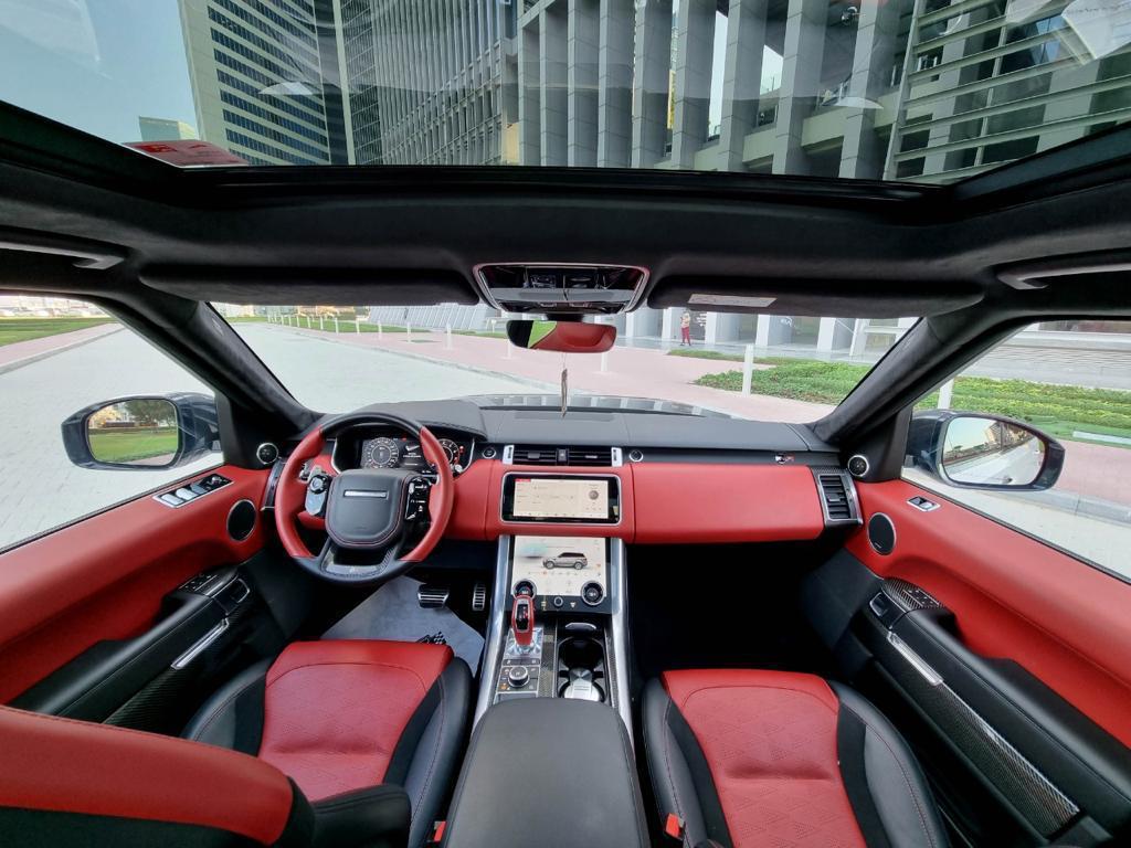 Range Rover SVR interior and exterior views - Image 5