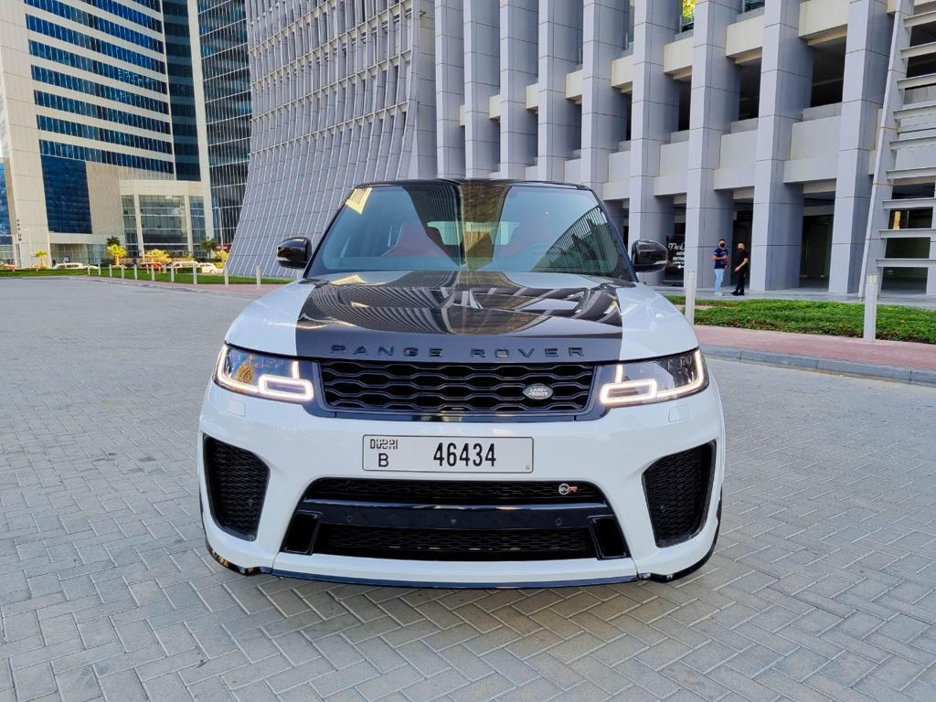 Range Rover SVR interior and exterior views - Image 3