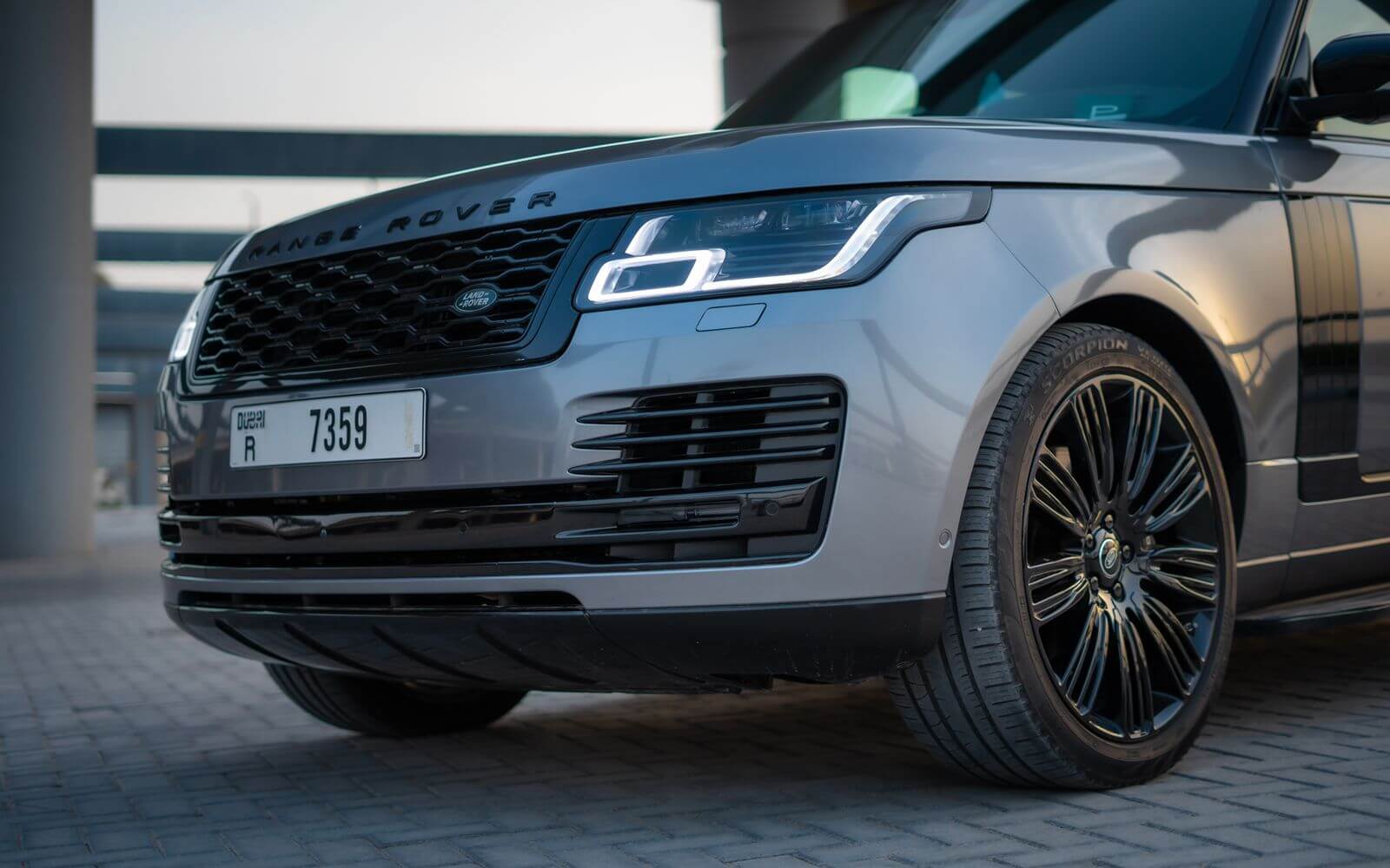 Range Rover Sports interior and exterior views - Image 3