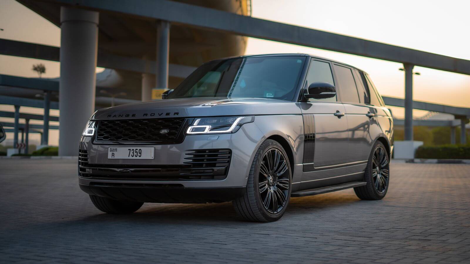 Range Rover Sports interior and exterior views - Image 1