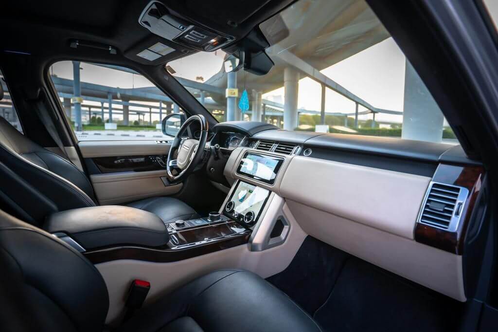 Range Rover Sports interior and exterior views - Image 6