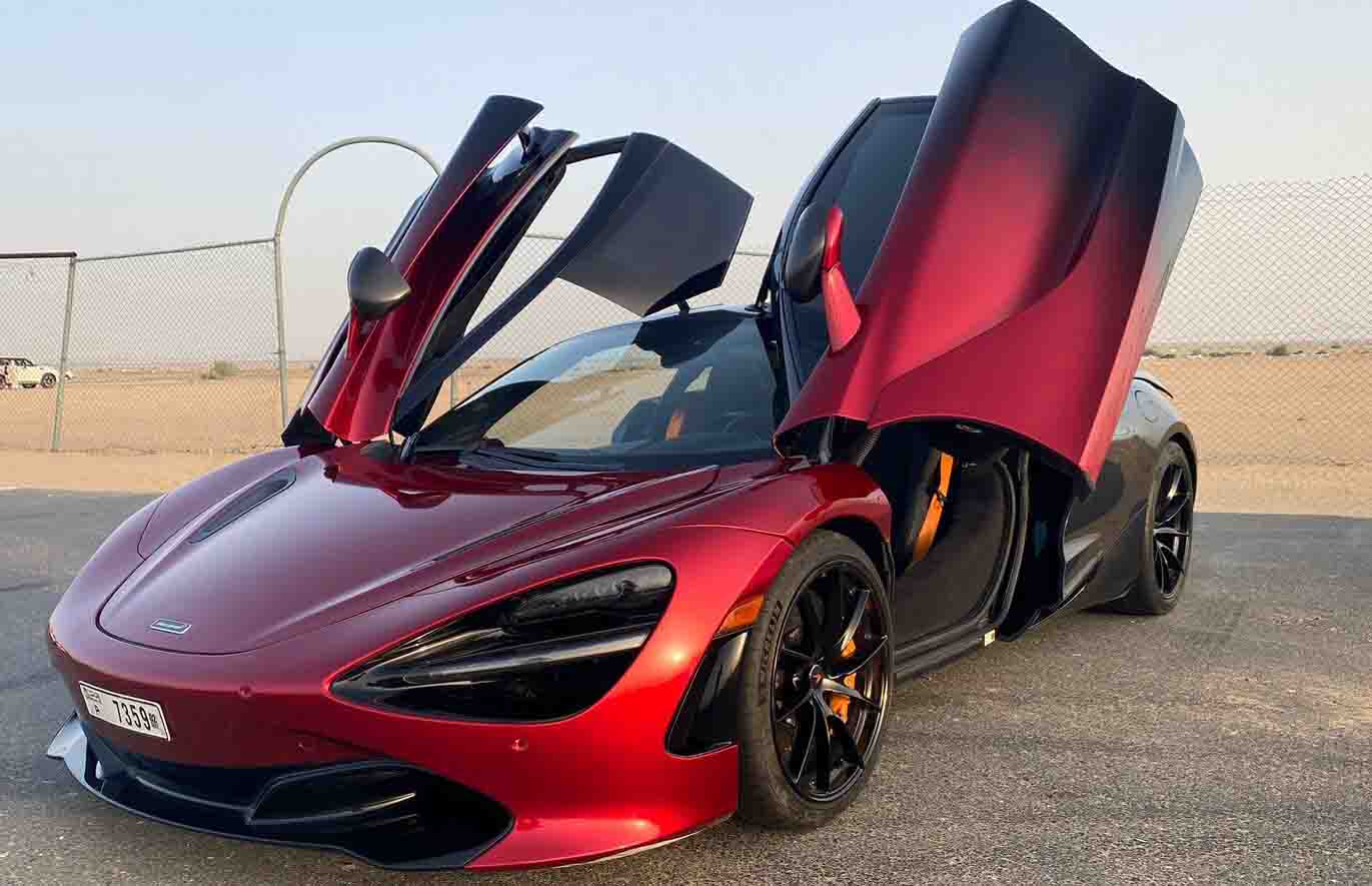 McLaren 720S interior and exterior views - Image 1