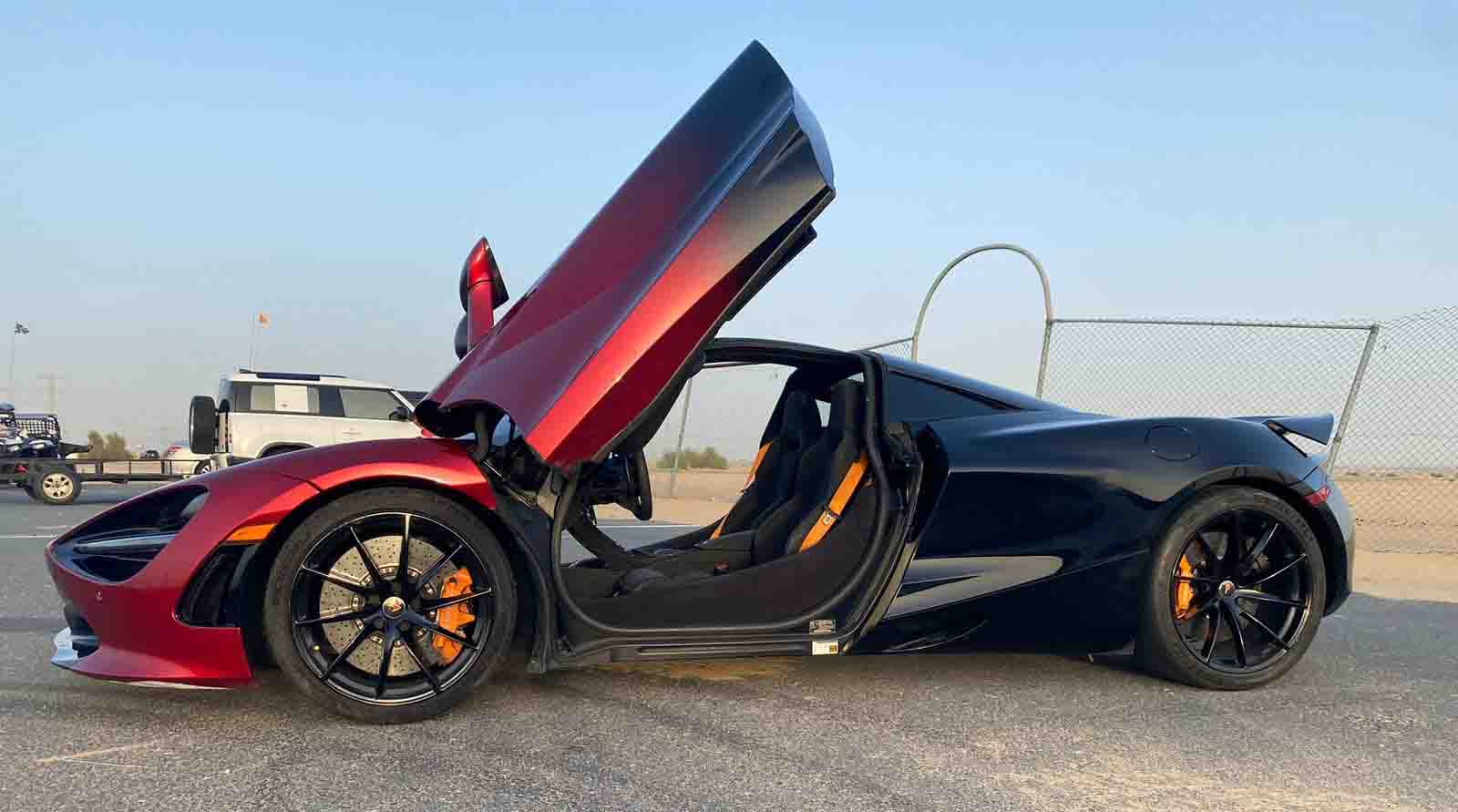 McLaren 720S interior and exterior views - Image 3