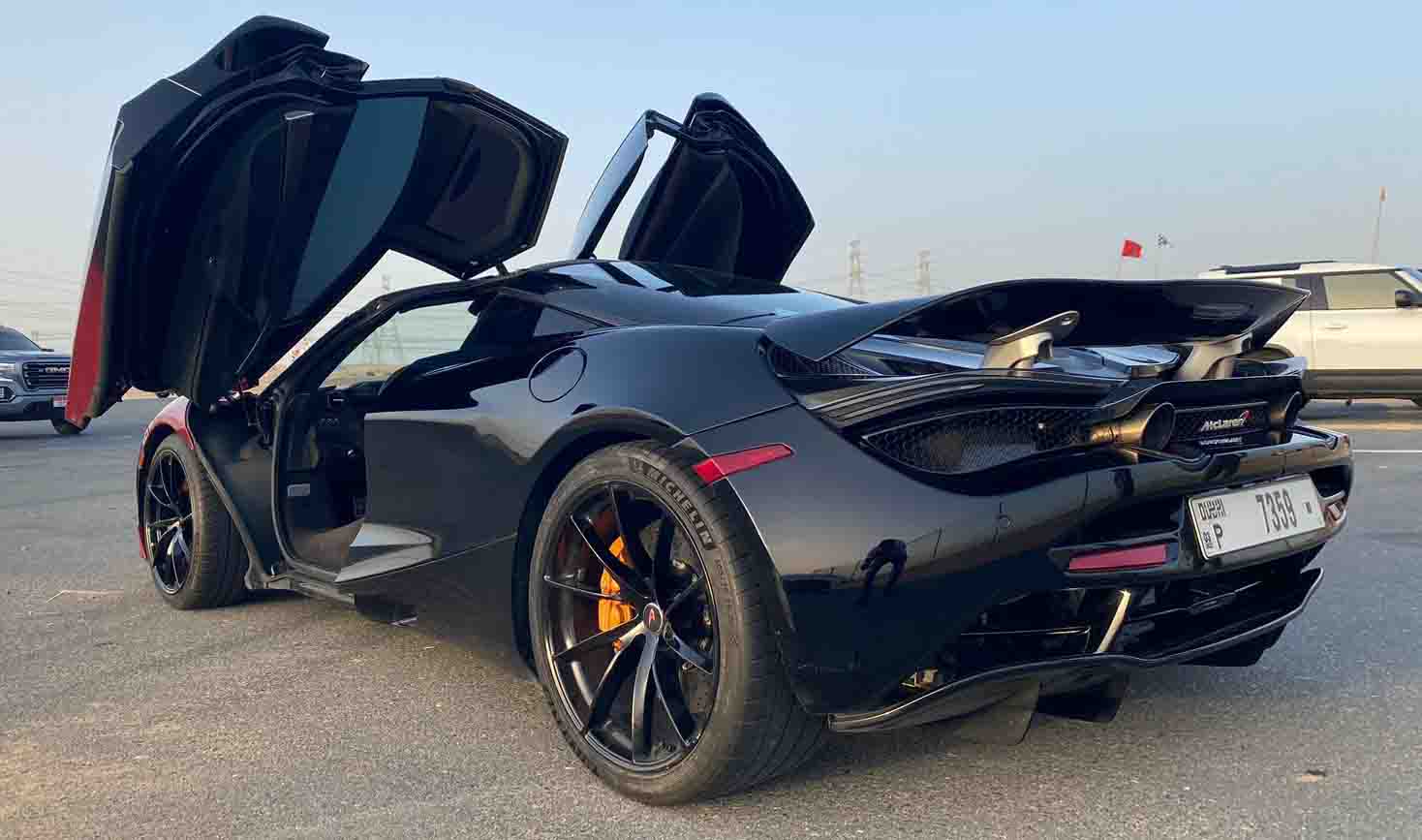 McLaren 720S interior and exterior views - Image 5