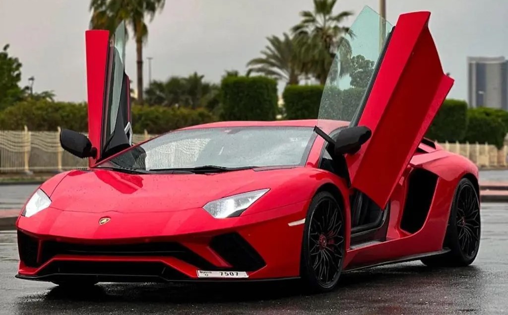 Rent Lamborghini Aventador in Dubai - Luxury car rental